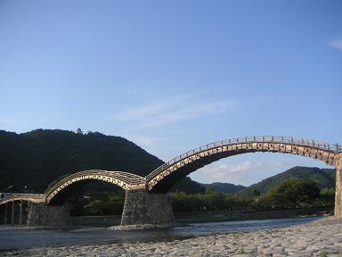 錦帯橋とお城.JPG